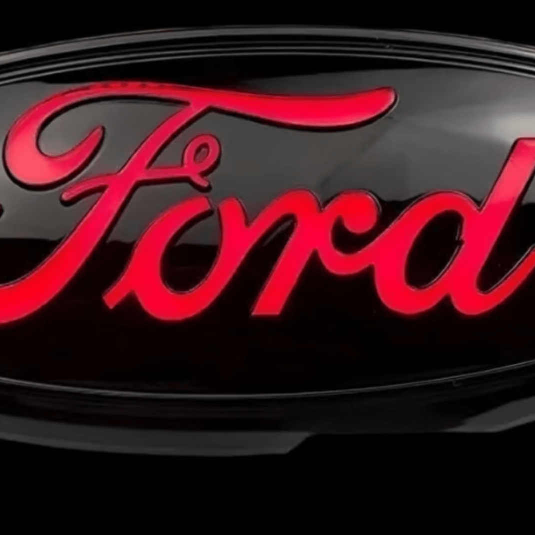 Red LED Light - Up Ford Logo Hitch Cover for 1.25" & 2" Receiver – Black FinishLED Lighted Hitch Cover